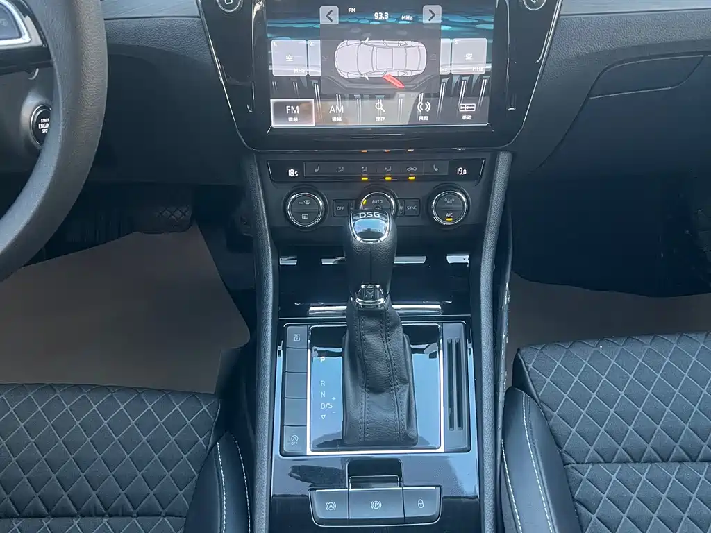 Skoda Superb — миниатюра 11