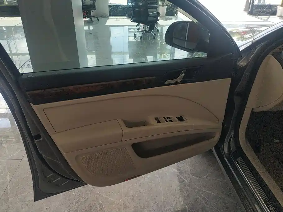 Skoda Superb — миниатюра 7