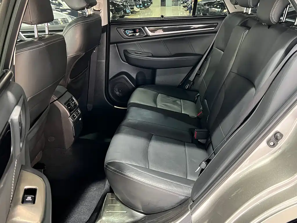 SUBARU OUTBACK