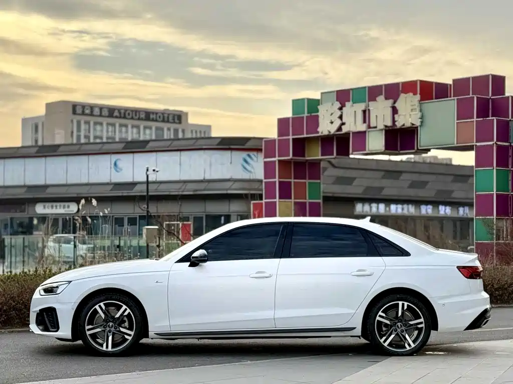 Audi A4L 2022 40 TFSI Luxury