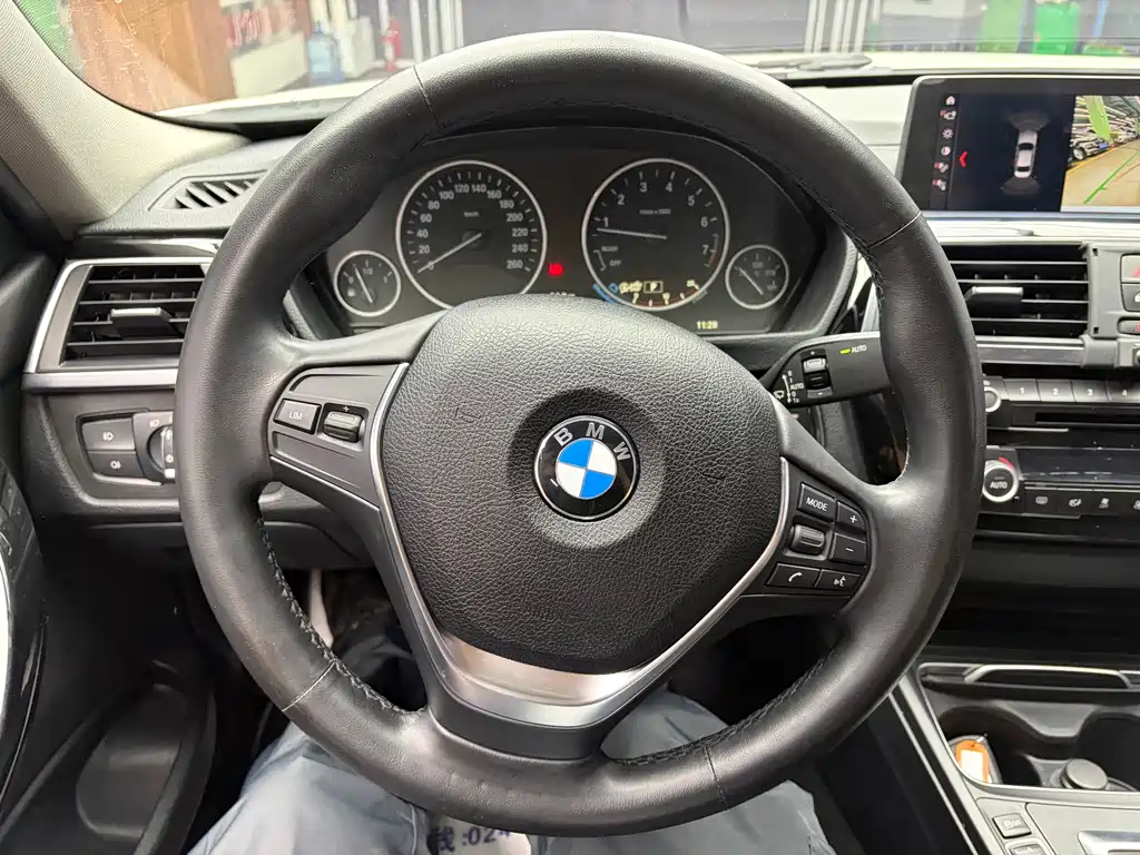 BMW 3 Series — миниатюра 10