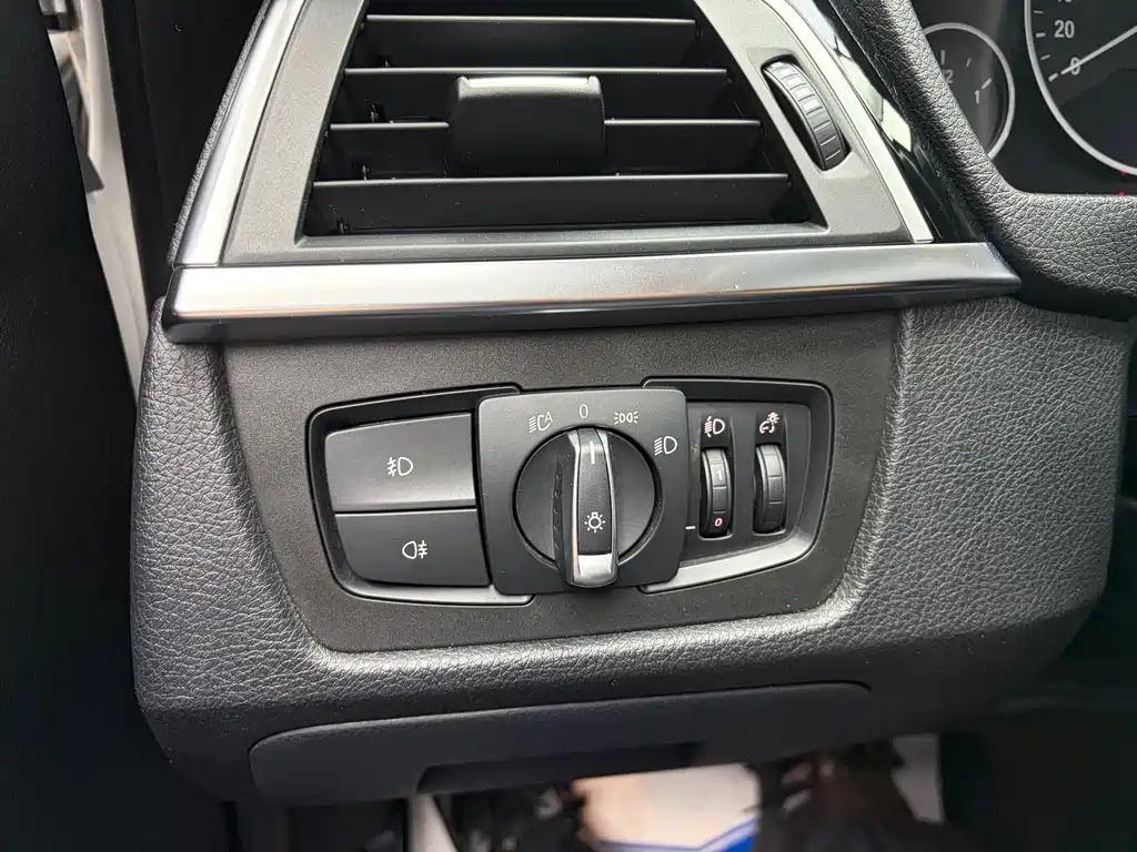 BMW 3 Series — миниатюра 13