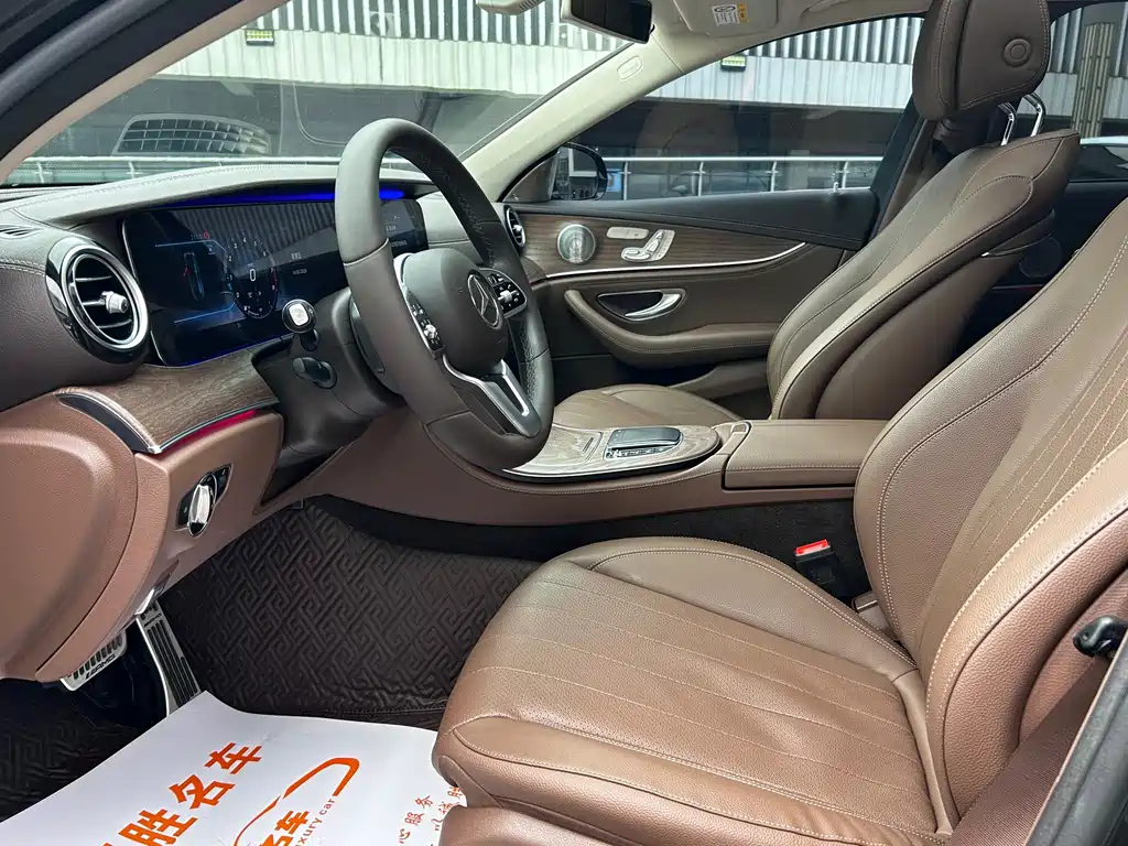 Mercedes-Benz E-Class — миниатюра 7