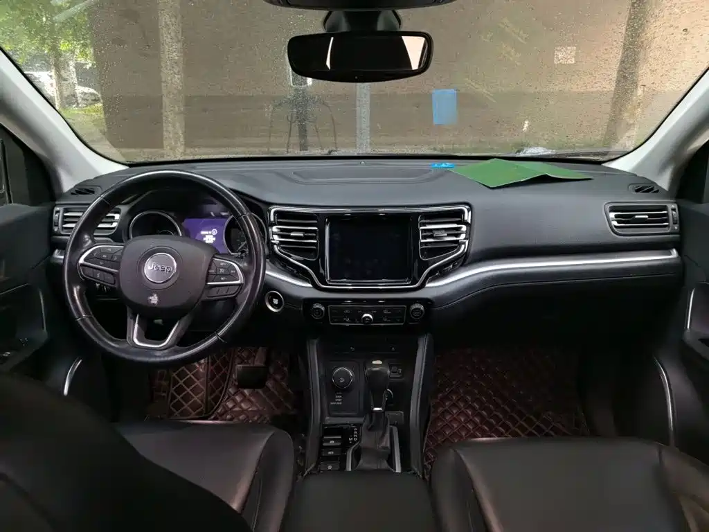 Jeep Grand Commander — миниатюра 10