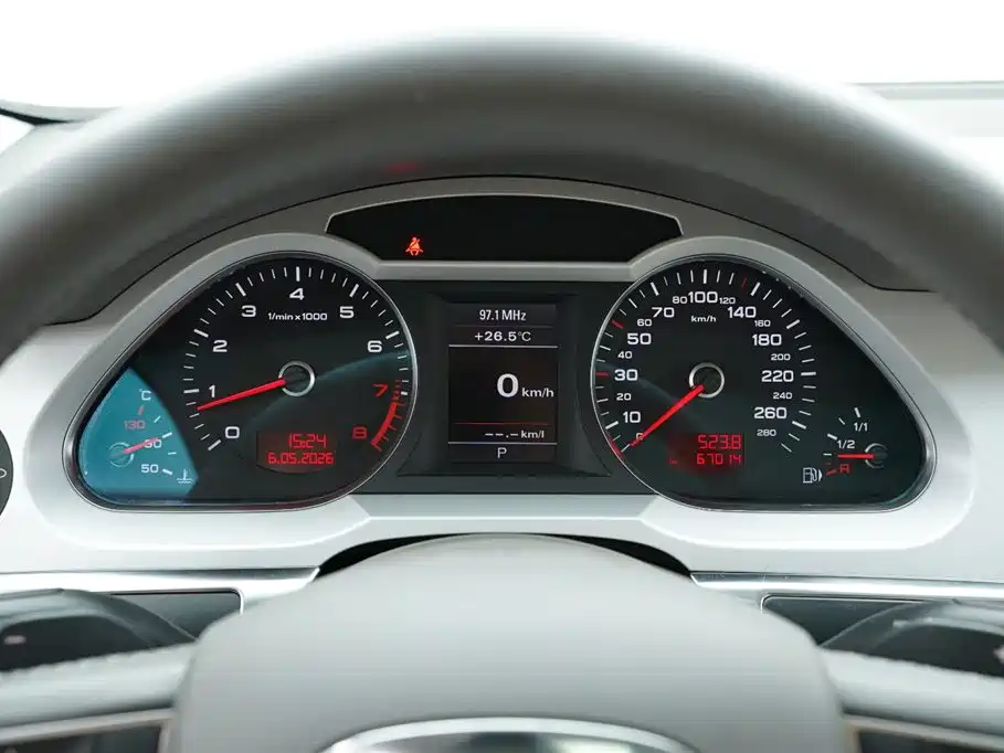 Audi A6L 2010 2.4L