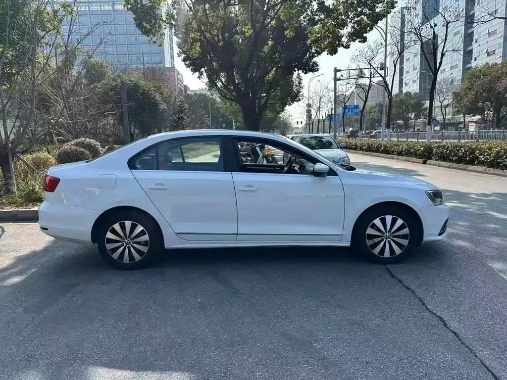 Volkswagen Sagitar 2014 1.4TSI AT Luxury