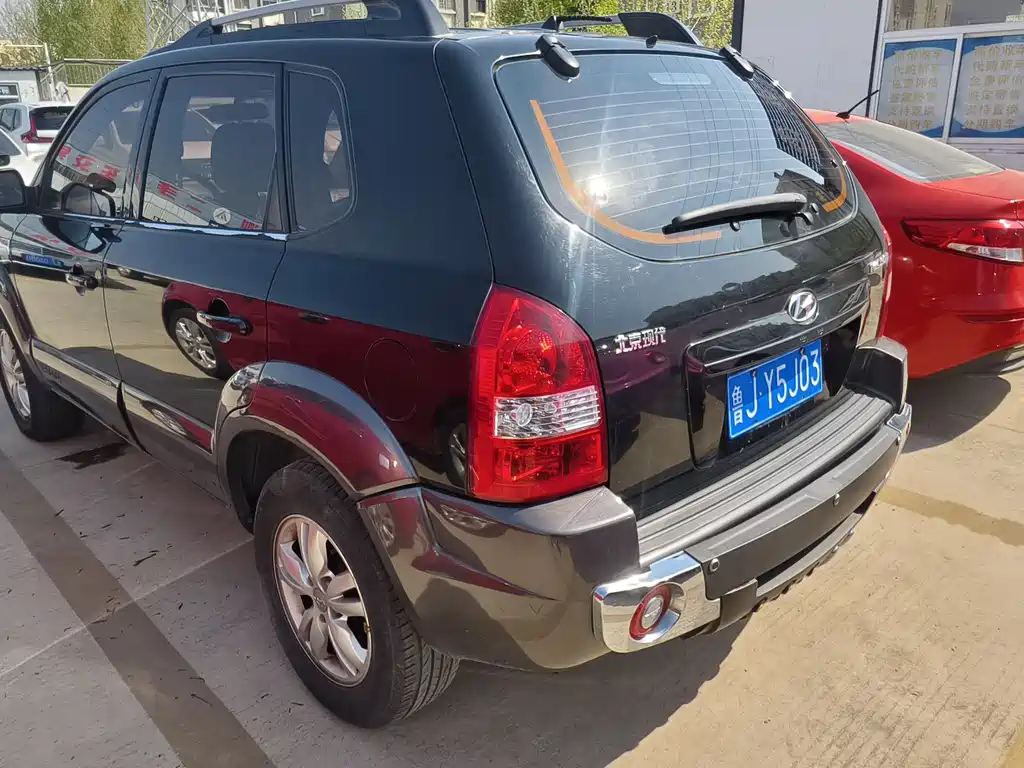 Hyundai Tucson 2009 2.0L MT Fashion
