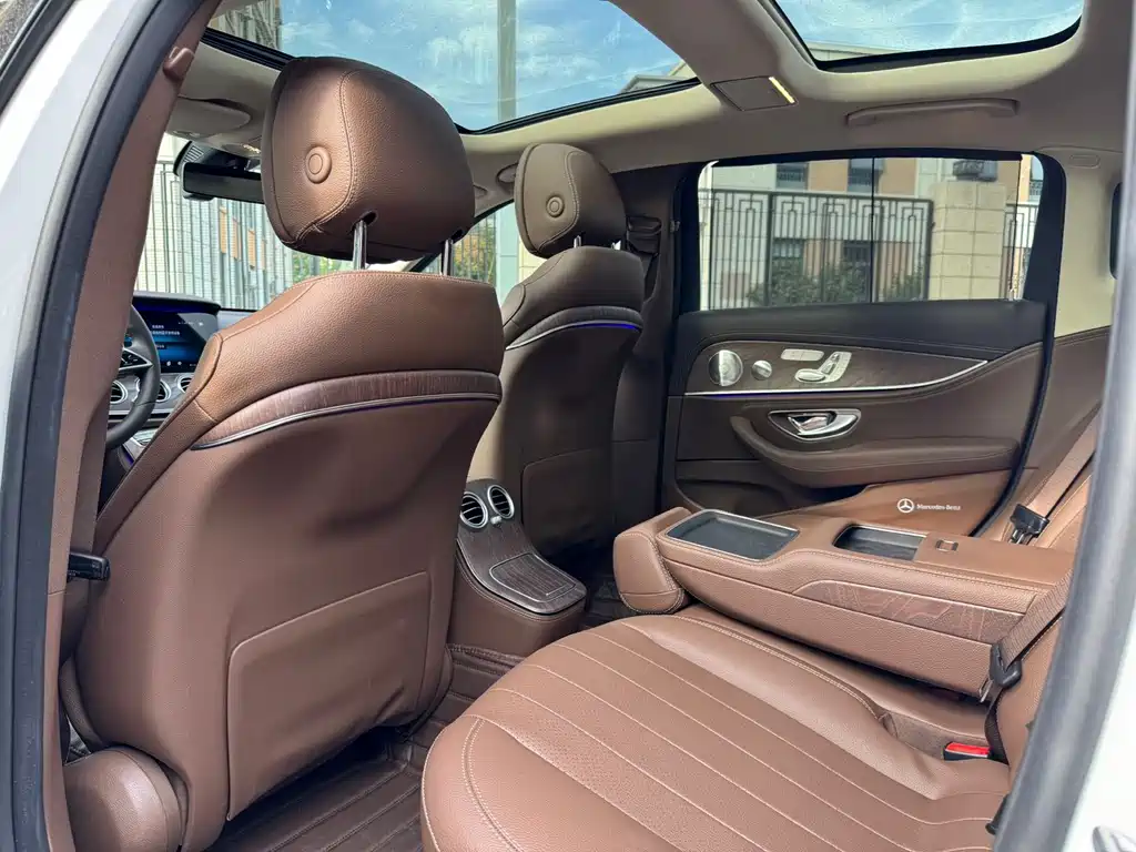 Mercedes-Benz E-Class — миниатюра 4