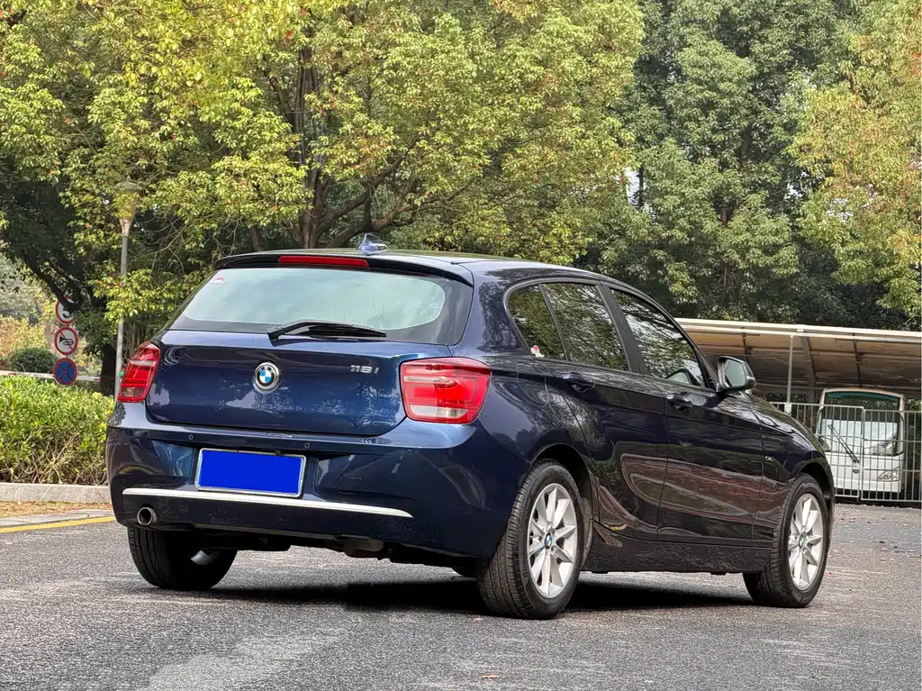 BMW 1 Series (Import) — миниатюра 6