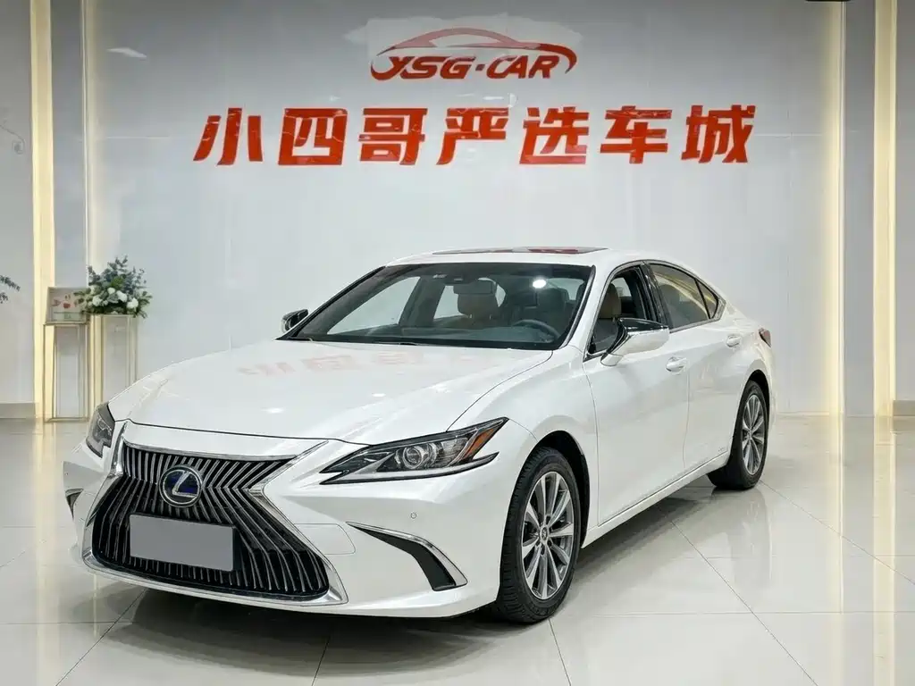 Lexus ES 2019
