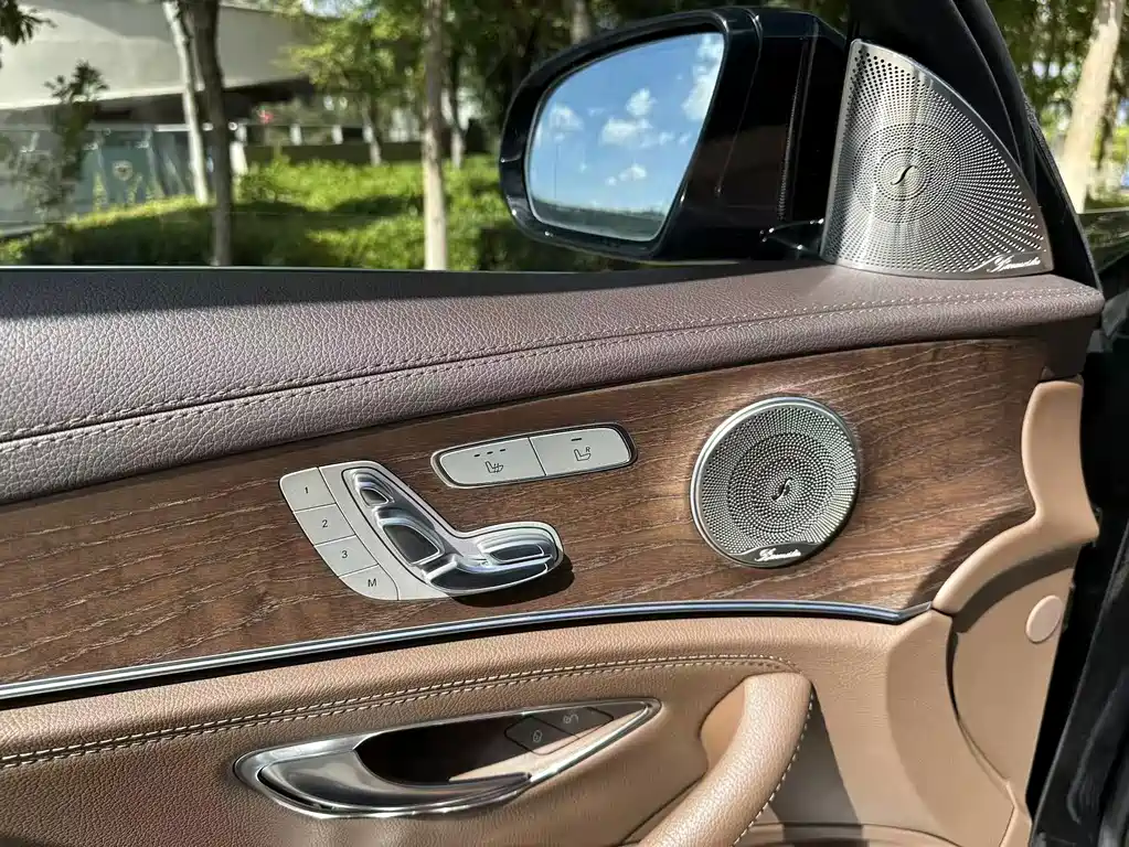 Mercedes-Benz E-Class — миниатюра 19