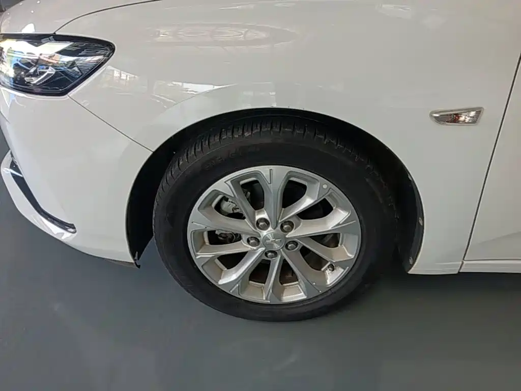 Chevrolet Monza — миниатюра 23