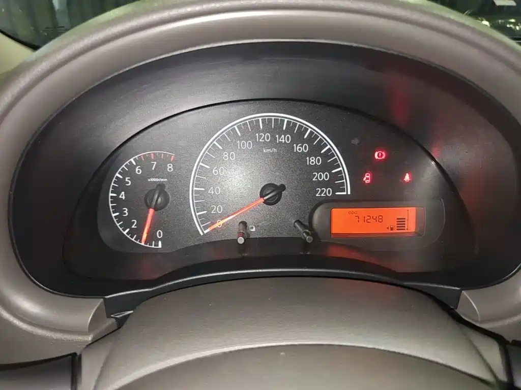 Nissan Sunny — миниатюра 12