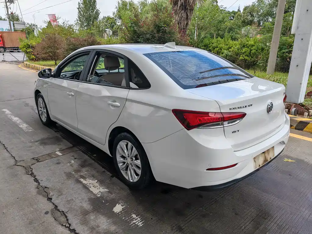 Buick Excelle — миниатюра 6