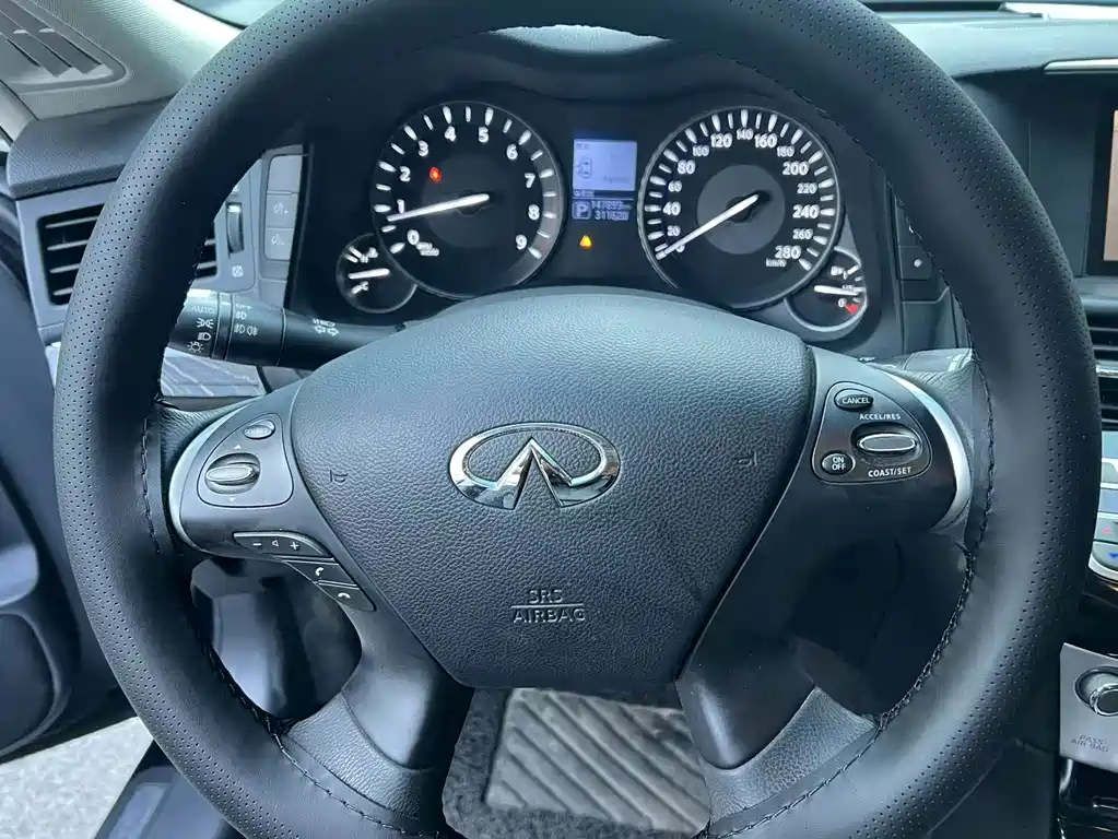 Infiniti Q70 — миниатюра 7
