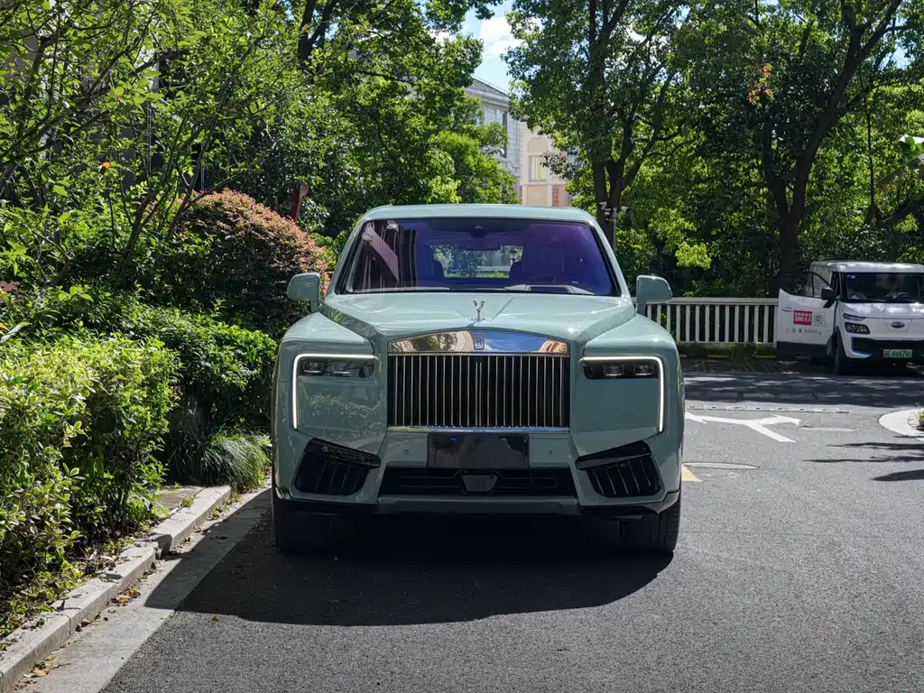 Rolls-Royce Cullinan — миниатюра 3