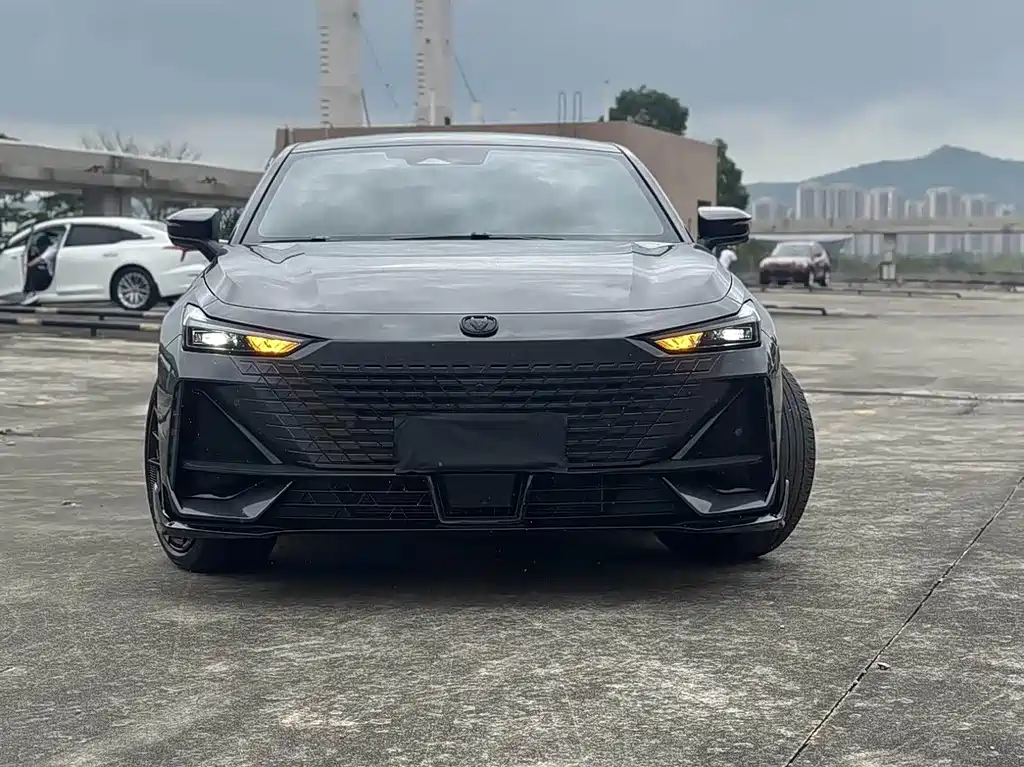 Changan UNI-V 2023 1.5T Luxury