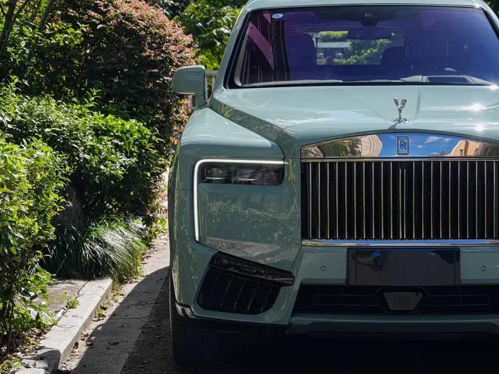 Rolls-Royce Cullinan — миниатюра 9