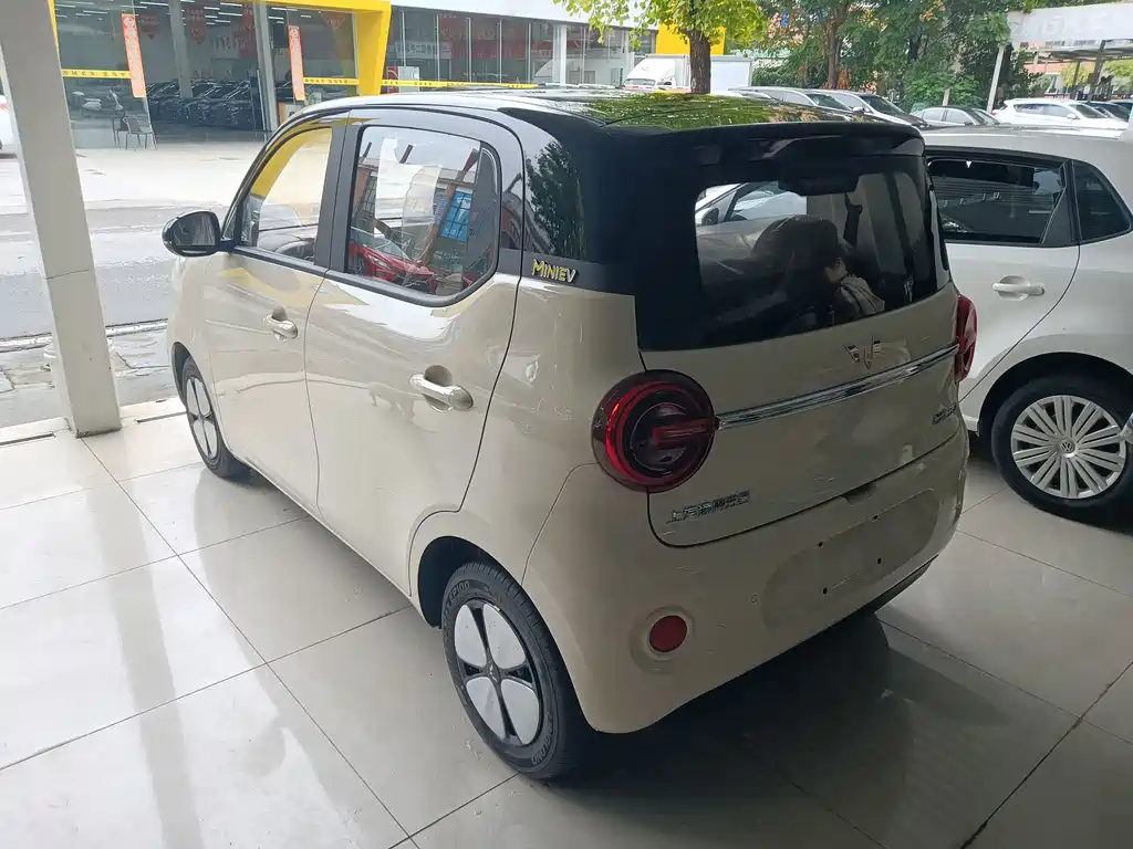 Wuling MINIEV — миниатюра 11