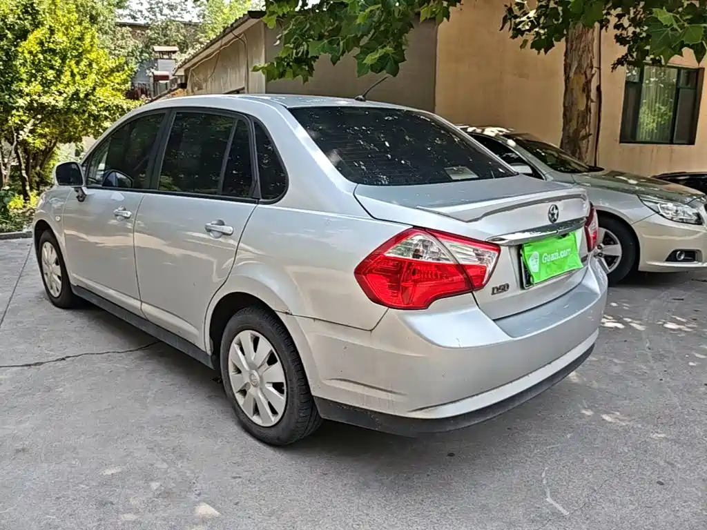Venucia D50 2014 1.6L MT