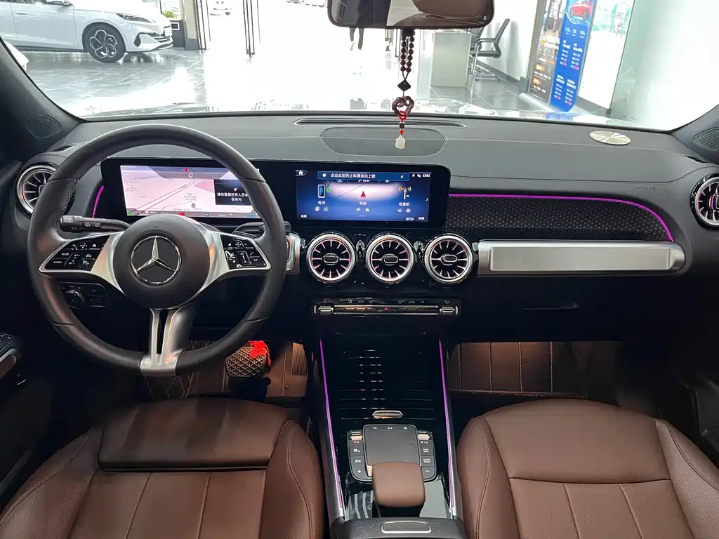 MERCEDES-BENZ GLB