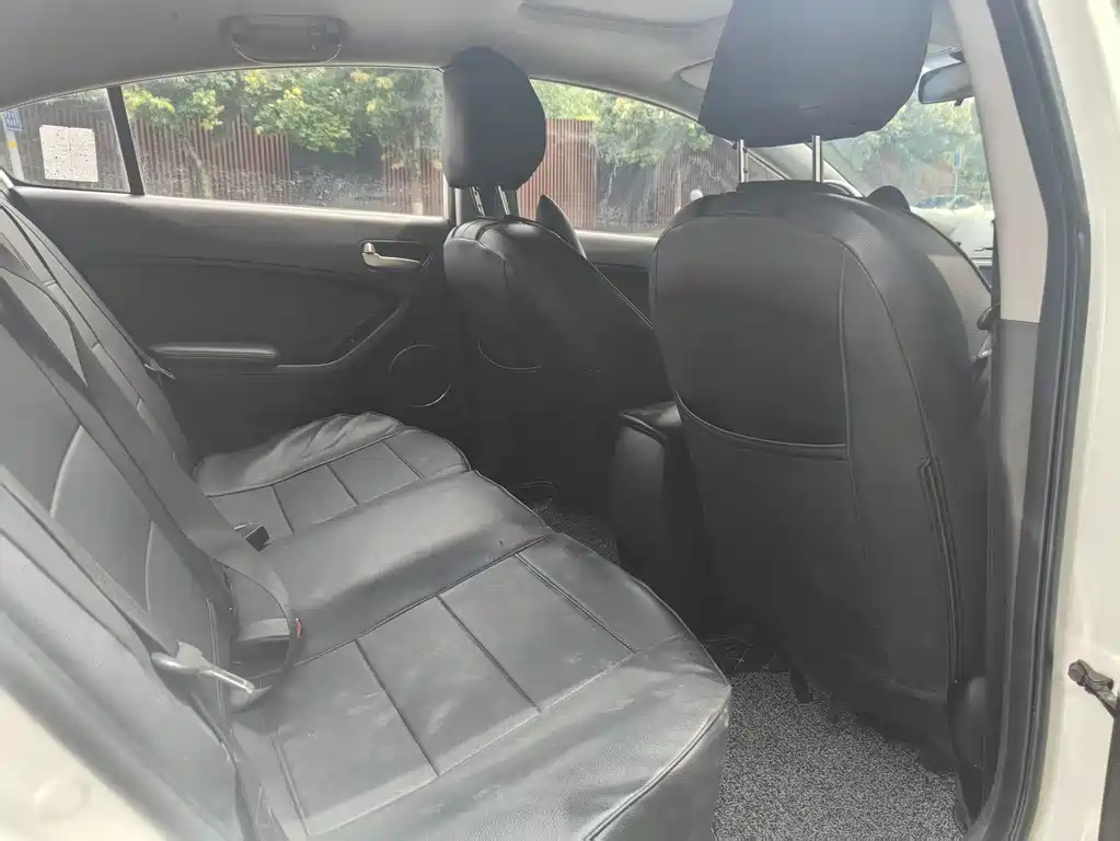 Kia K3 2013 1.6L MT GLS