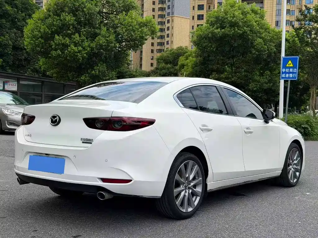 Mazda Mazda3 3 2023 2.0L AT