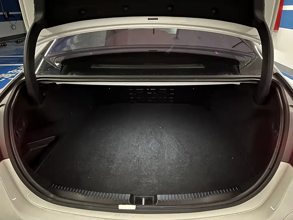 Mercedes-Benz C-Class New Energy — миниатюра 32