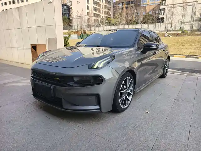 2021 Lynk & Co 03