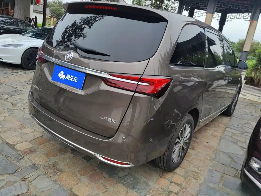 Buick GL8 — миниатюра 3