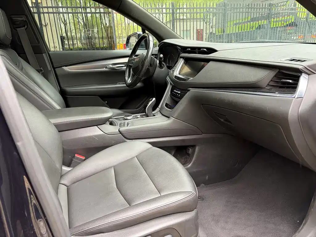 Cadillac XT6 28T 6-seat Elegant Type, фото 12