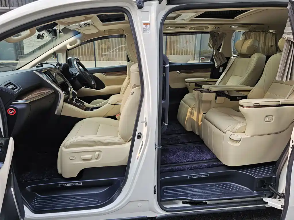 Toyota Alphard 2015 3.5L Luxury