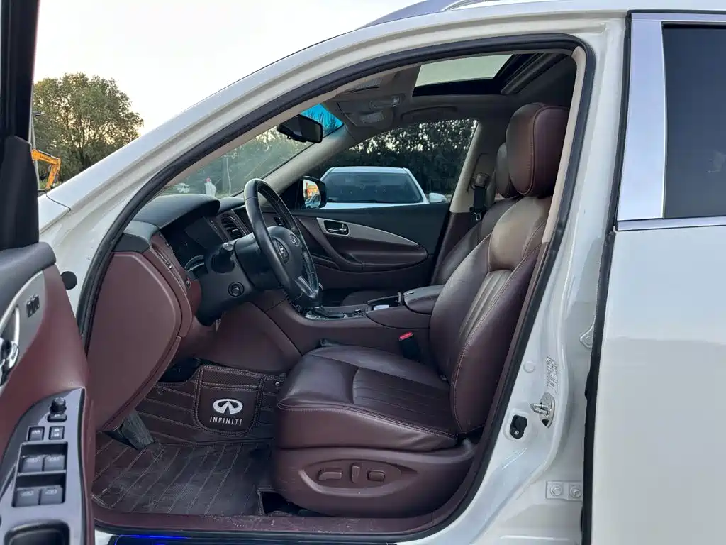 Infiniti QX50 — миниатюра 8