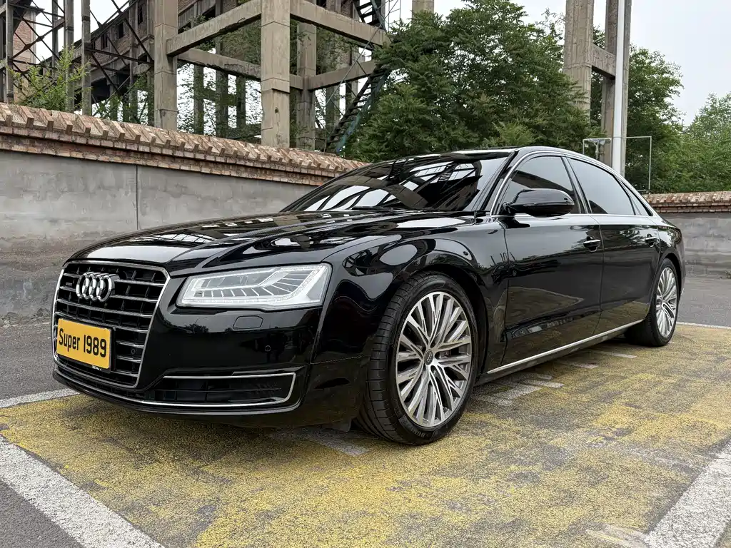 Купить Audi A8