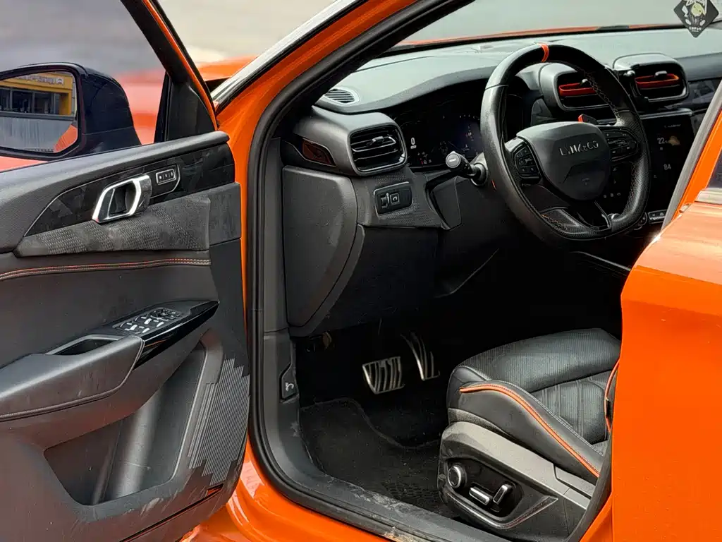 Lynk & Co 02 Hatchback — миниатюра 7
