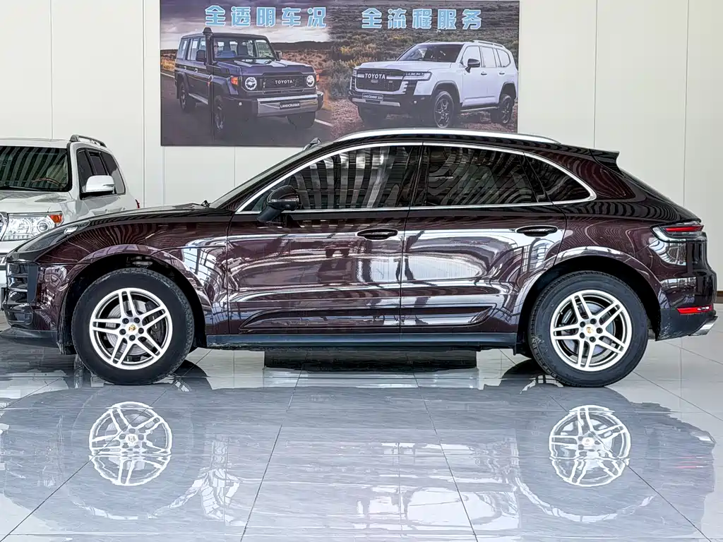 Porsche Macan — миниатюра 3