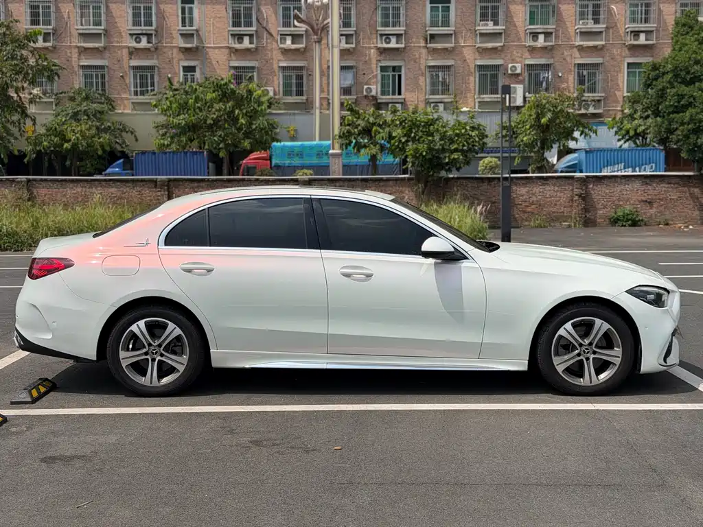 Mercedes-Benz C-Class — миниатюра 4
