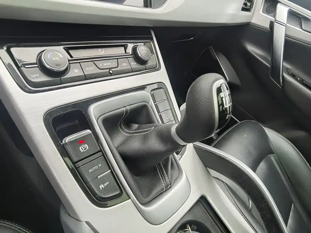 Geely Boyue — миниатюра 13