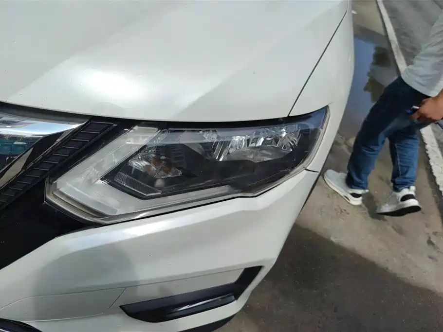 Nissan X-Trail 2017 2.0L CVT мест Comfort 2WD