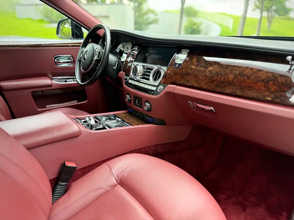 Rolls-Royce Ghost — миниатюра 18