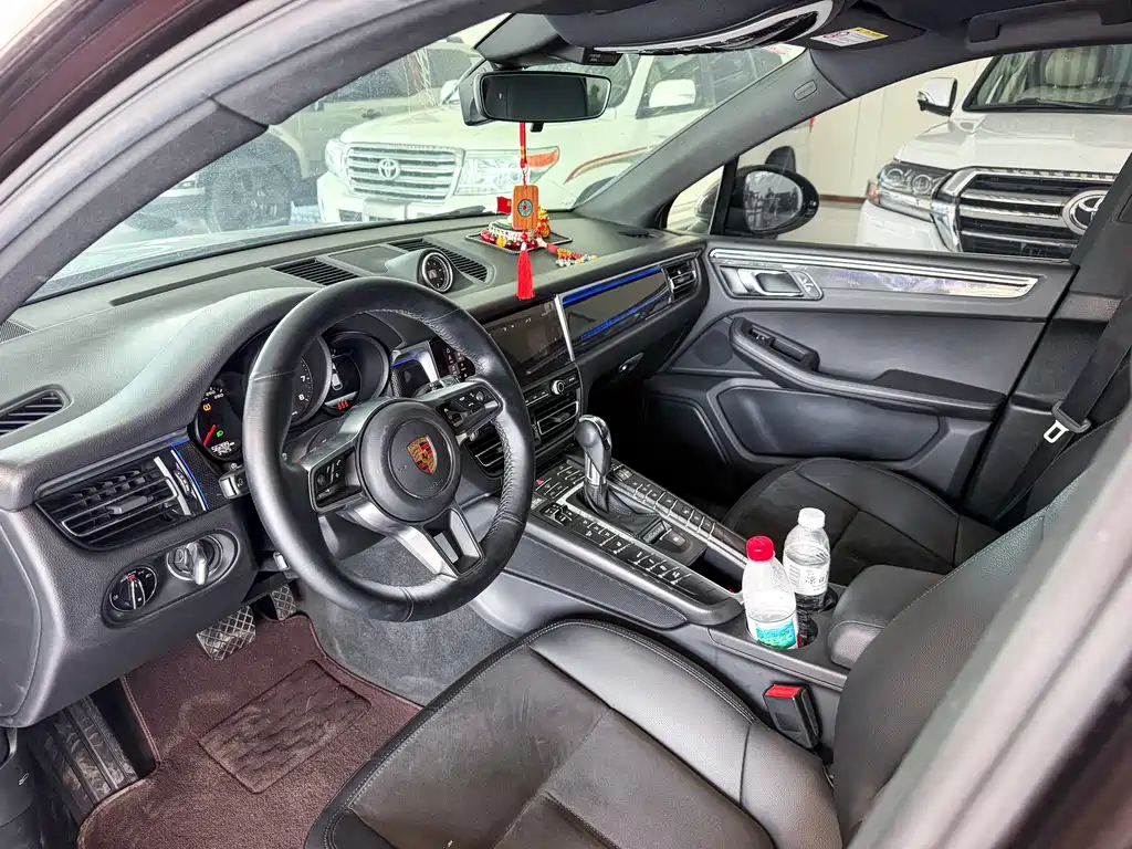 Porsche Macan — миниатюра 6