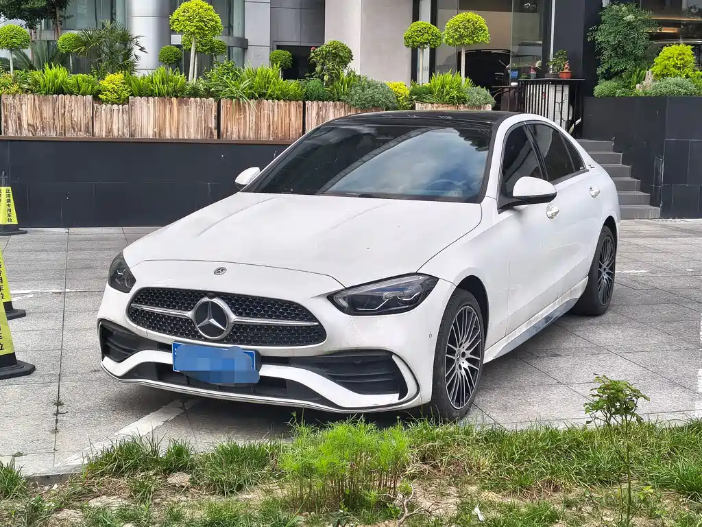 Mercedes-Benz C-Class 2024