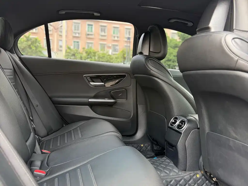 Mercedes-Benz C-Class — миниатюра 21