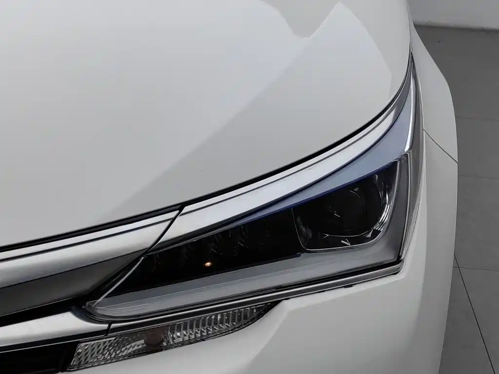 Toyota Corolla — миниатюра 7