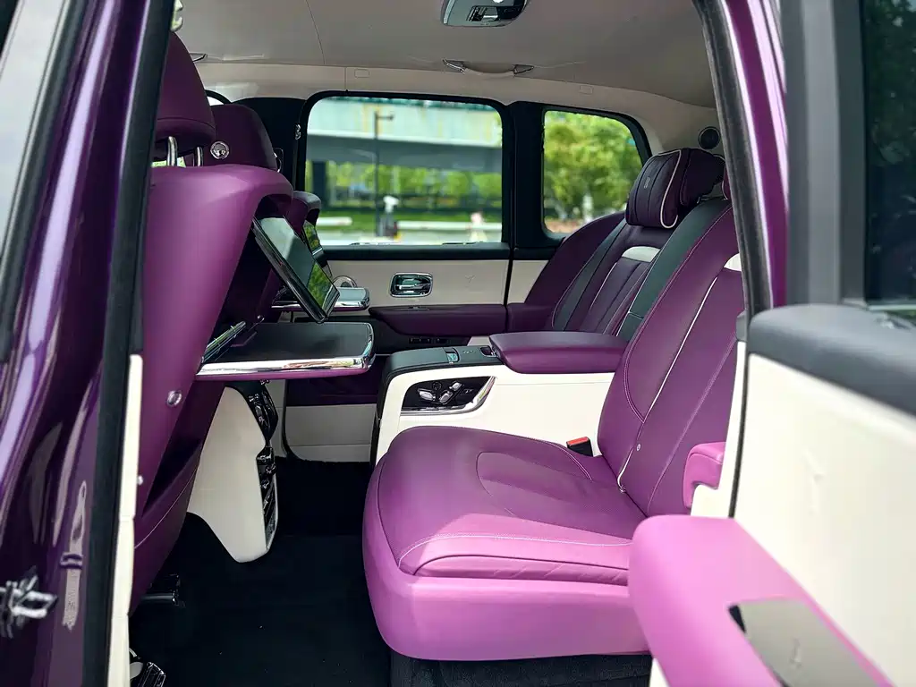 Rolls-Royce Cullinan — миниатюра 10
