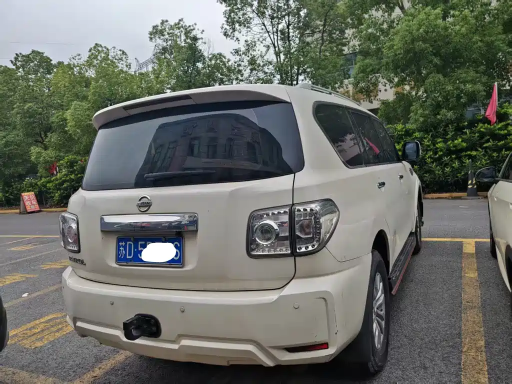 Nissan Patrol — миниатюра 7