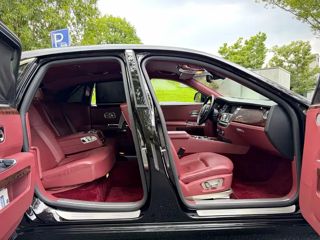 Rolls-Royce Ghost — миниатюра 22