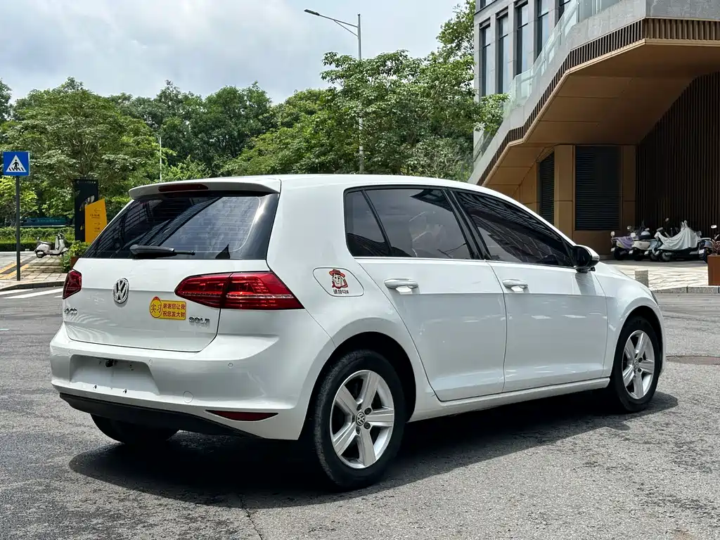 Volkswagen Golf 2016 1.6L AT Comfort
