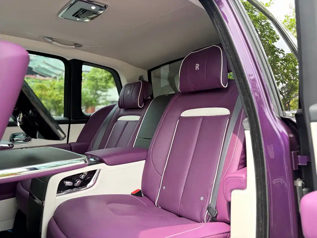 Rolls-Royce Cullinan — миниатюра 11