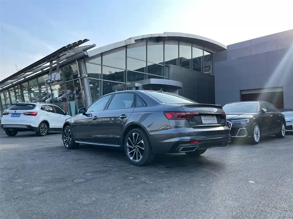 AUDI A4L